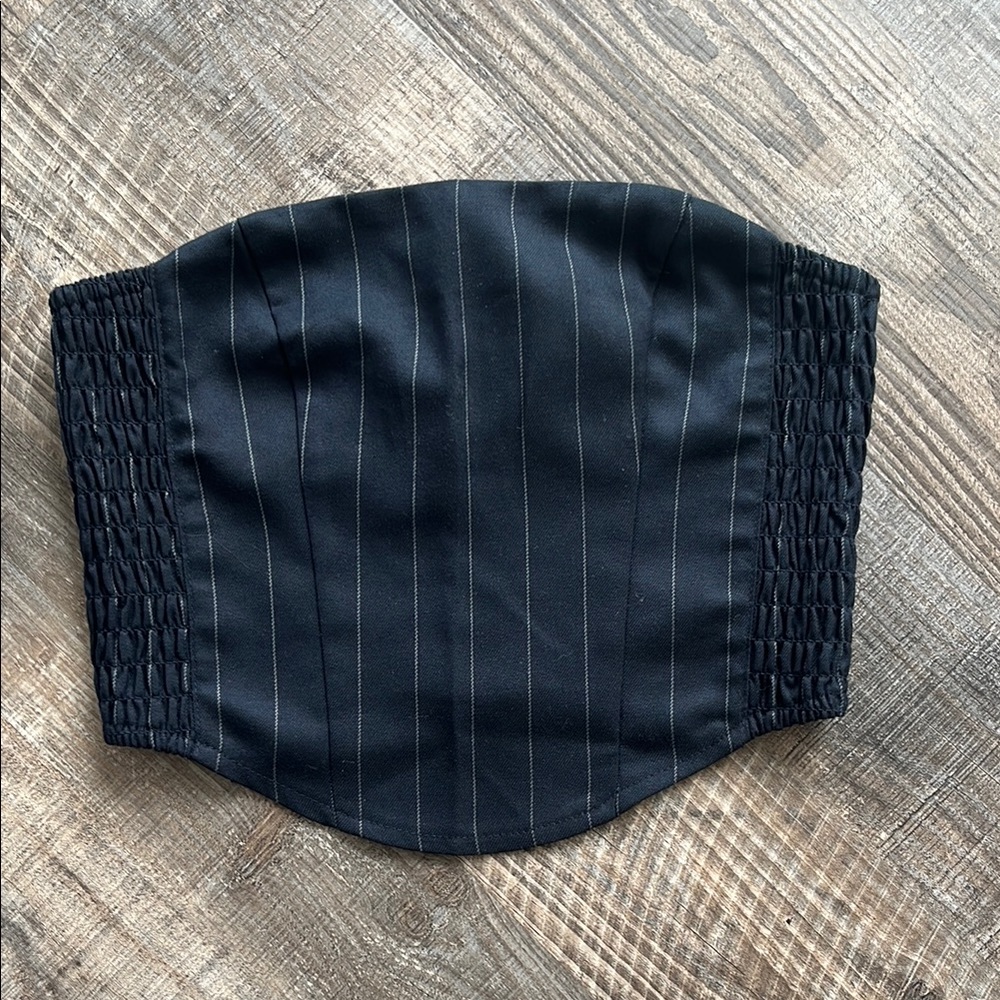 NAVY CROP TOP